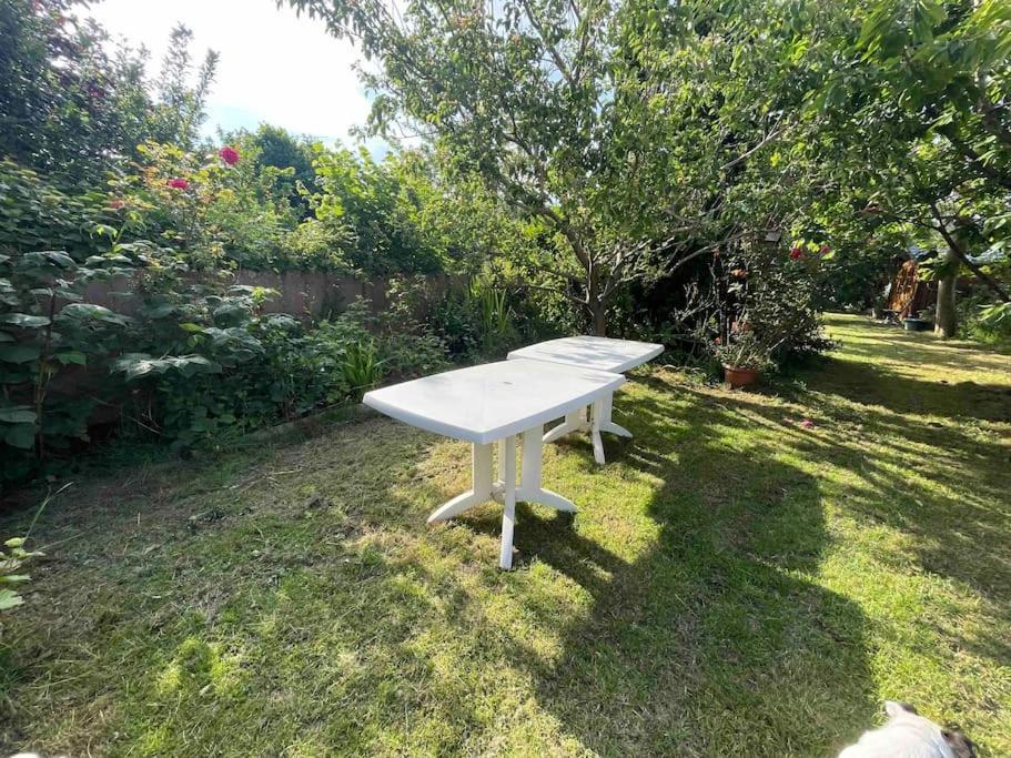 Maison Spacieuse Avec Jardin Et Salle De Sport Сен-Брук Екстериор снимка